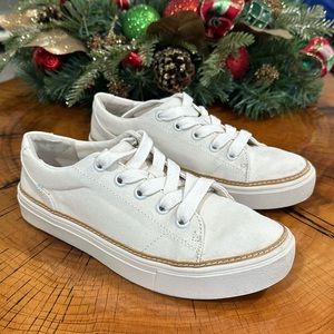 White Toms sneaker
